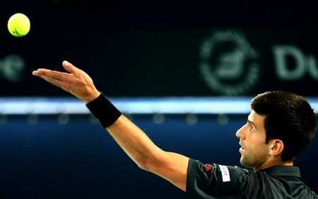 盯人不紧而 盯人不紧而