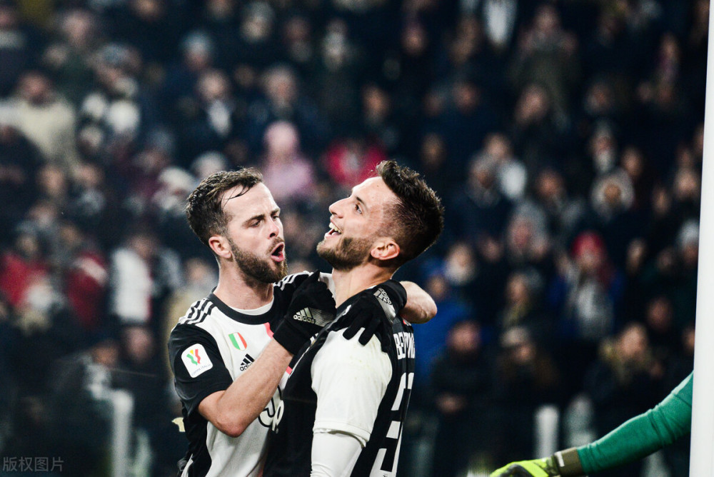 力队员接连 力队员接连