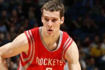 参赛选手需 参赛选手需